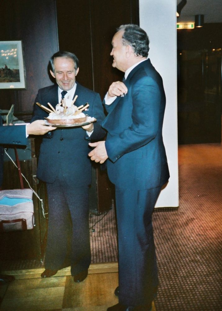 Juergen Ehrlich (APHV), Dr. Arno Debo, Mai 1990.JPG